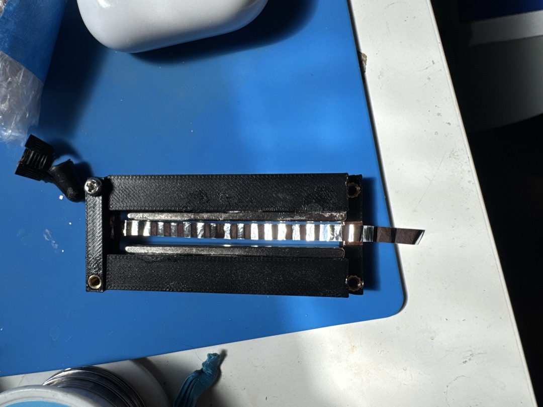 The finished ribbon motor on the bench mat